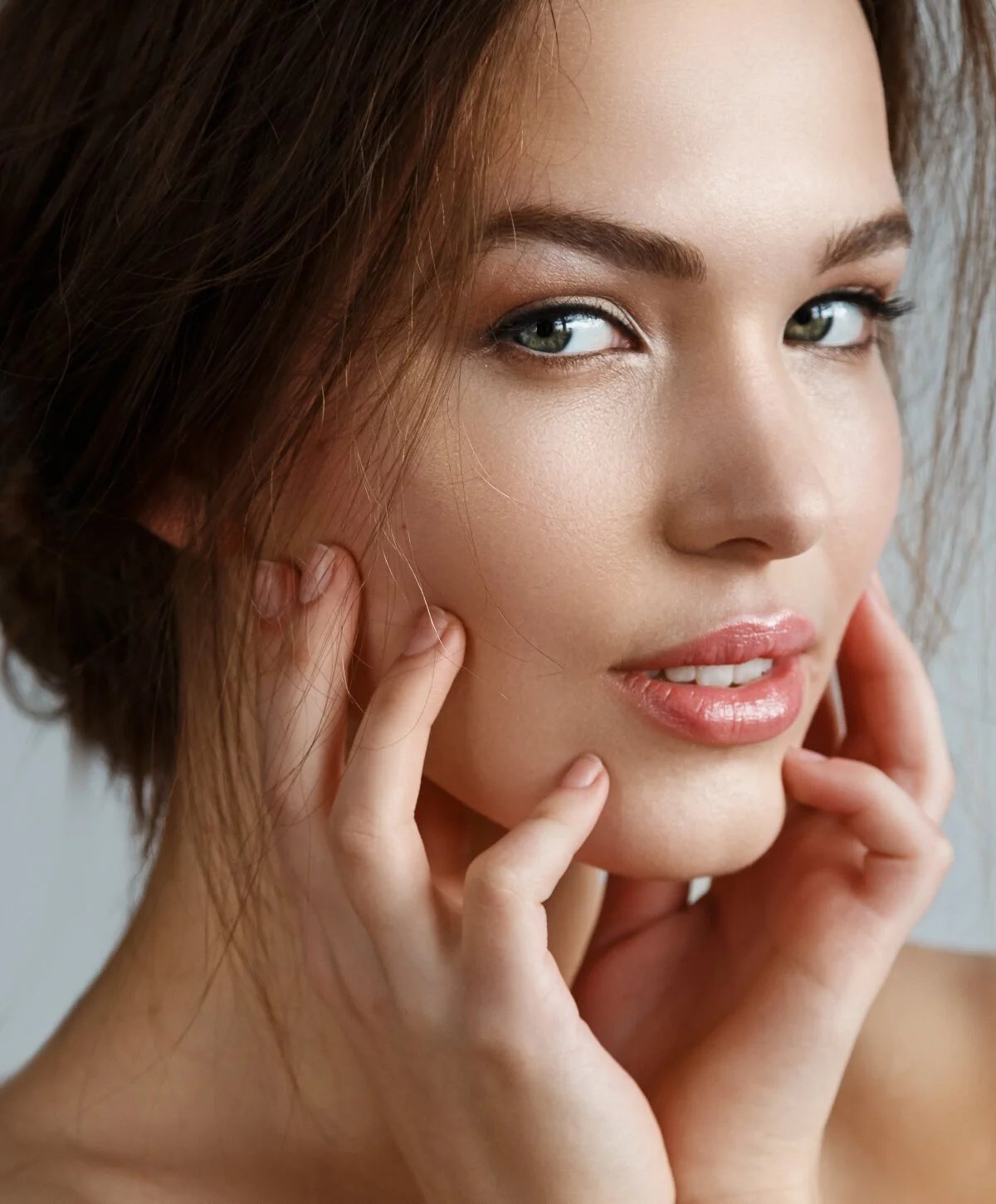 Beverly Hills Fractional Laser model with dark brown hair